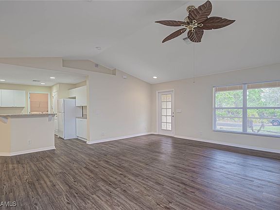3rd image of 722 Dante Ave S