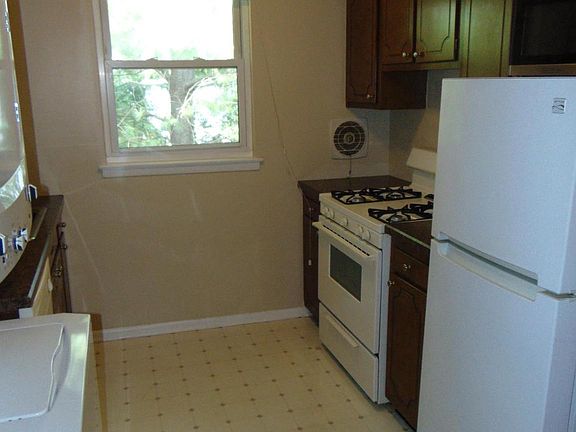 5th image of 1155 York Rd APT G3