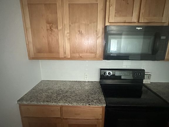4th image of 715 Kimble Dr #B