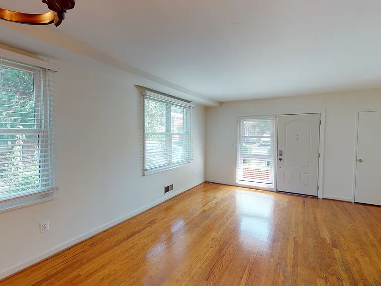 16 E Taylor Run Pkwy — Photo 5