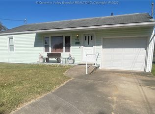 523 Gibbs St, Ravenswood, WV 26164