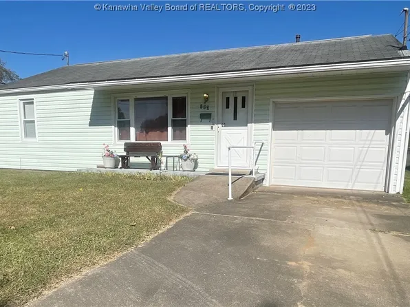 523 Gibbs St, Ravenswood, WV 26164