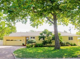 2214 SW Crest Dr, Topeka, KS 66614