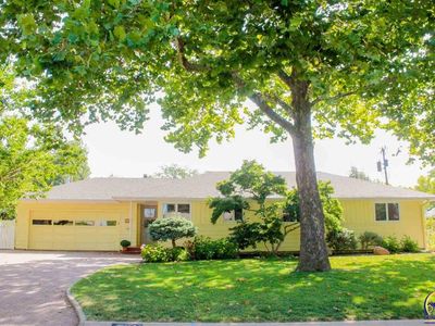 2214 SW Crest Dr, Topeka, KS, 66614