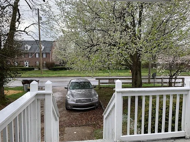 325 Evergreen Rd — Photo 3