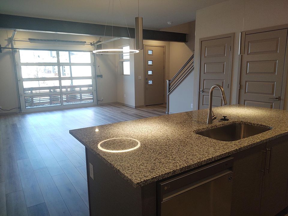 Modern light fixtures at the island!