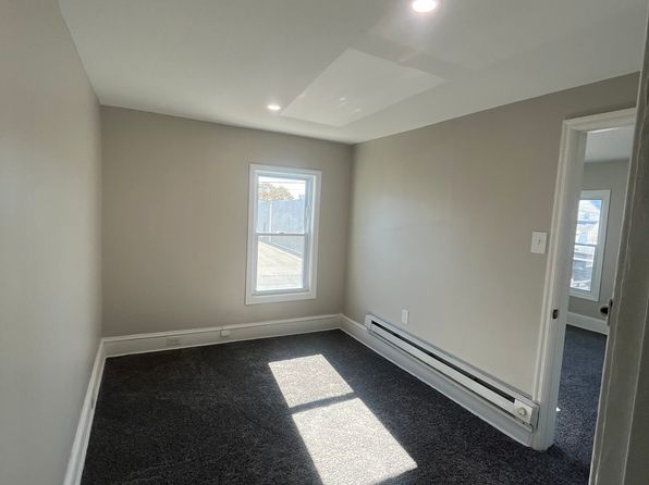 2 E 9th St APT A, Marcus Hook, PA 19061
