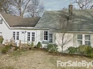 620 Pinelawn Ave, Copiague, NY 11726