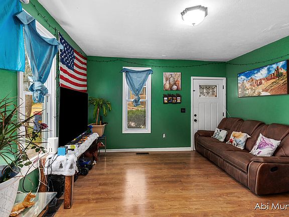 4th image of 2021 Towner Ave SW
