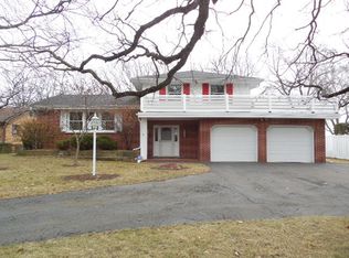 8745 Lakeshore Dr, Pleasant Prairie, WI 53158