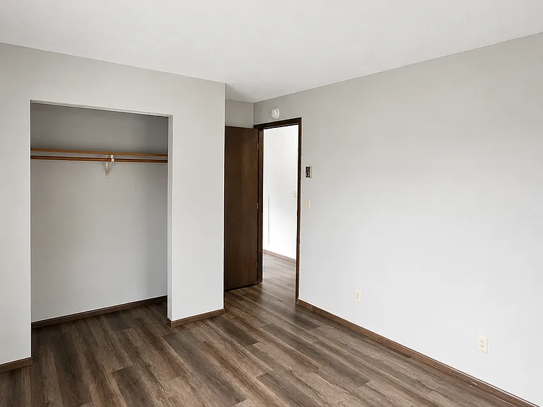 Riverine Apartments — Photo 9