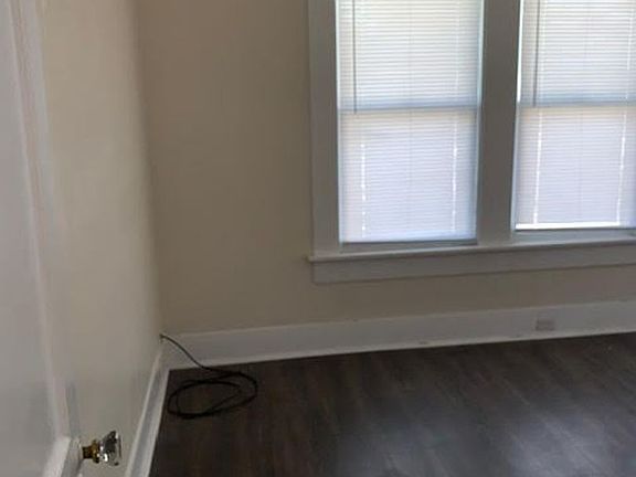 5th image of 1140 Hammond Ave