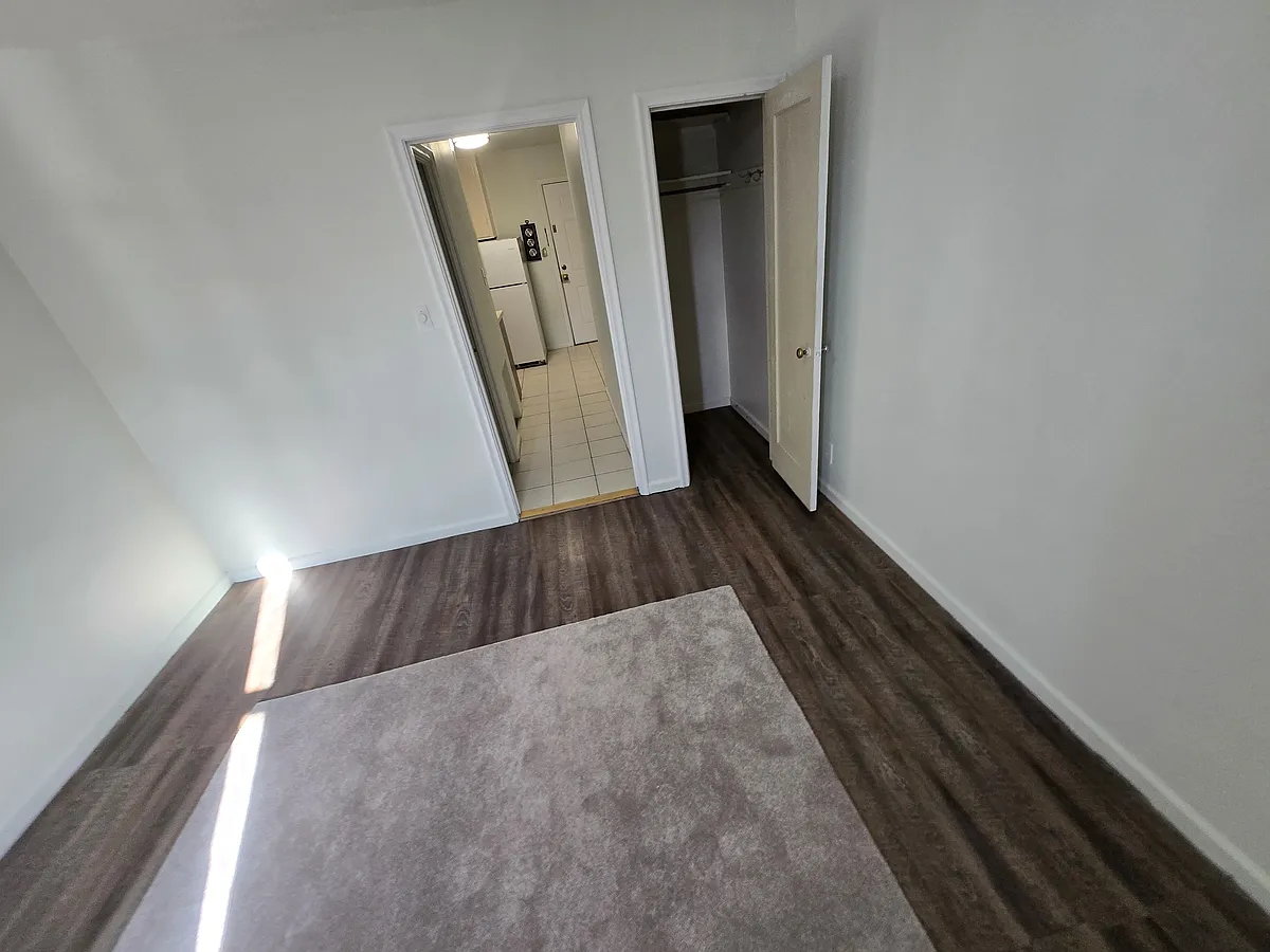 Building Photo - 124 N 2nd Ave #3