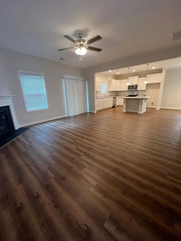 5 bed, 3.0 bath, 2225 sqft, $2,295 — Photo 3