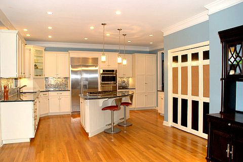 SPACIOUS KITCHEN