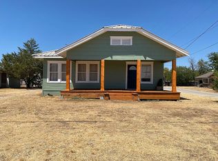 1200 W Elm St, Breckenridge, TX 76424