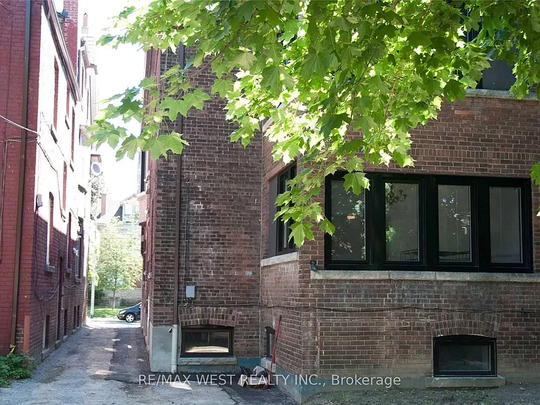 152 Dowling Ave #4 — Photo 9