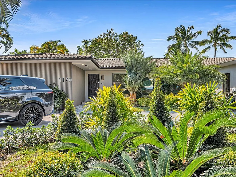 1170 S Biscayne Point Rd — Photo 39
