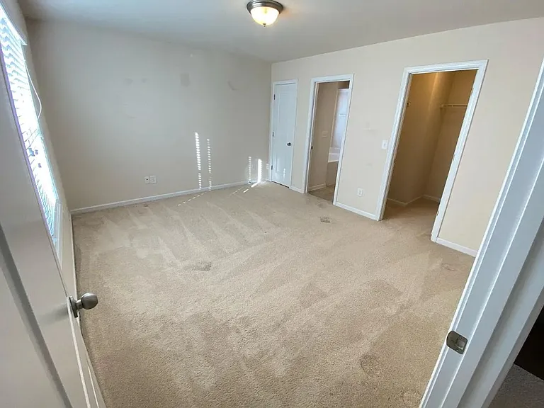 847 Dovefield Ln — Photo 5