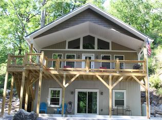 150 Buddy Ln, Chimney Rock, NC 28720
