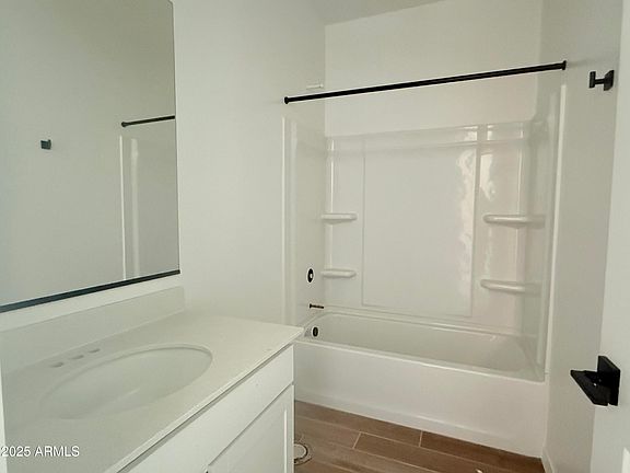4th image of 2416 E SPUR Drive