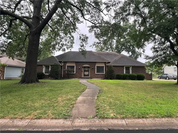 4332 S Dover Ave, Independence, MO 64055