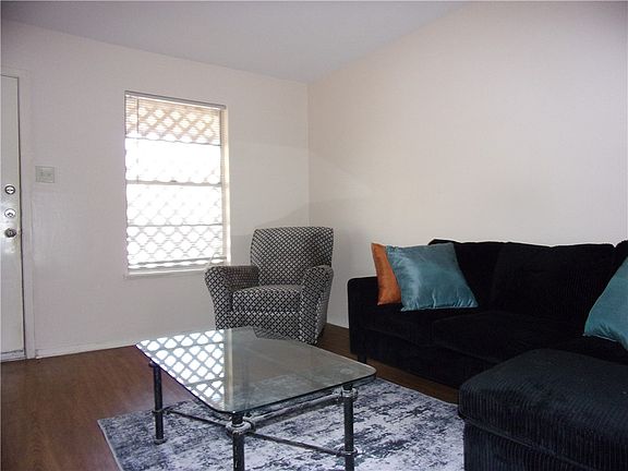2nd image of 3028 Sunnybrook Rd