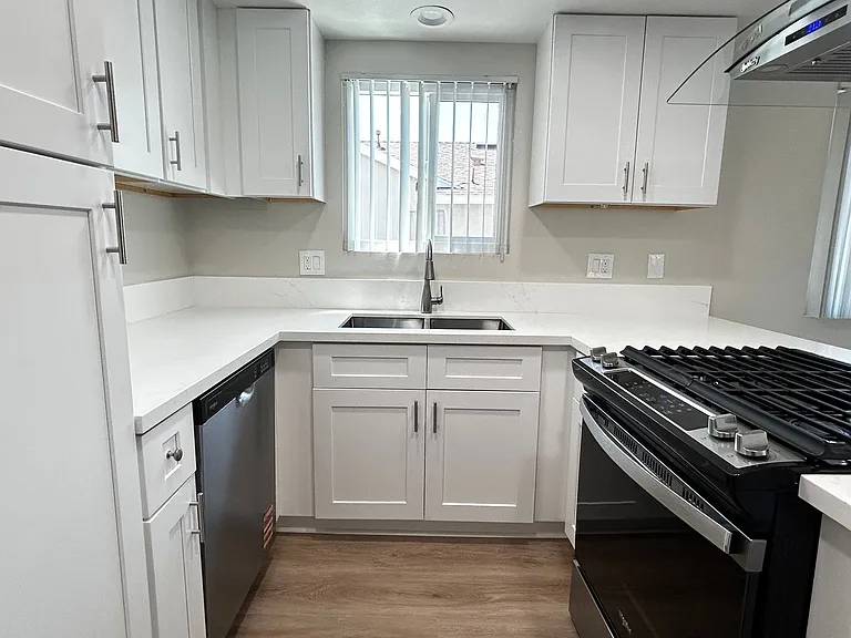 Upstairs 2 Bed 1 Bath in La Habra, Fully Renovated! 1 Car Garage Included! — Photo 5