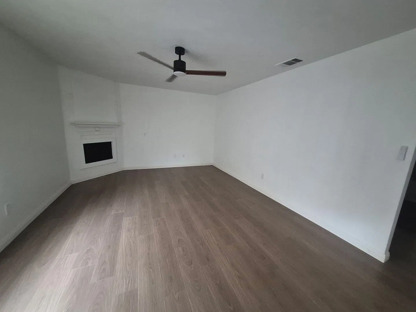 Extremely Spacious Remodeled 1 bedroom Condo for Rent near UCR — Photo 2