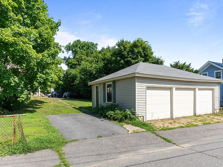 34 Lyndon St #A — Photo 23