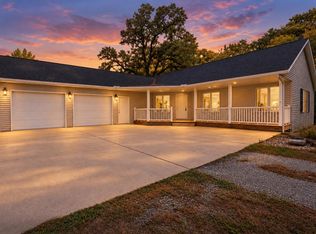 33850 98th St, Waseca, MN 56093