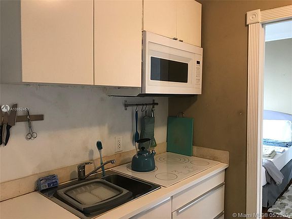 5th image of 1555 Pennsylvania Ave APT 208