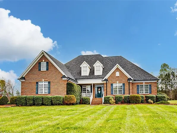 1898 Acorn Dr, Randleman, NC 27317