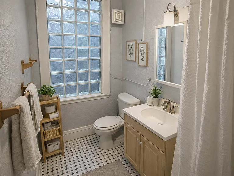 Brownstone — Photo 12