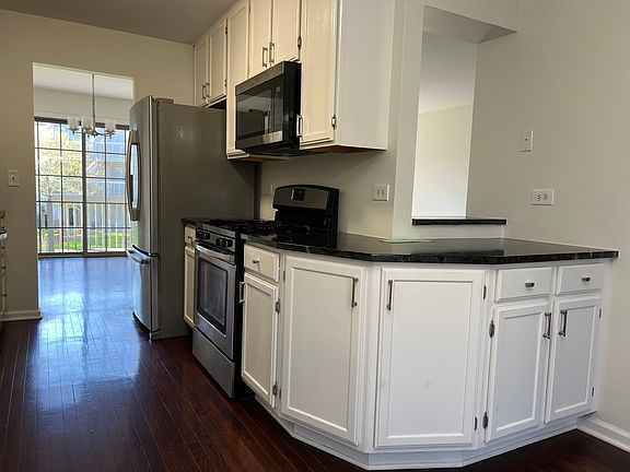 4th image of 1562 N Saint Marks Pl
