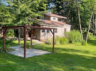 5 Storybook Ln, Pleasant Valley, NY 12569