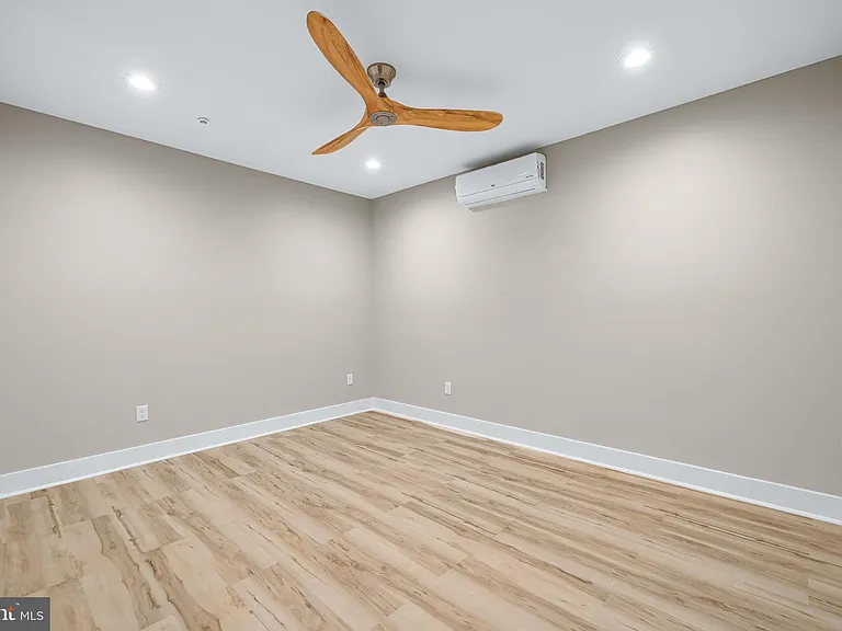 400 S Conkling St #5 — Photo 12