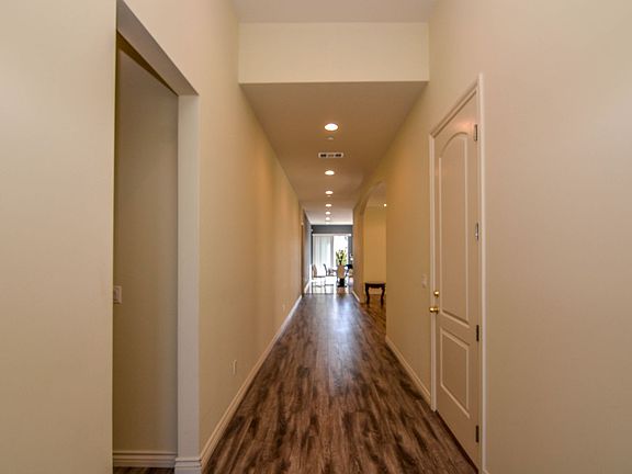 3rd image of 8124 Shadyglade Ave
