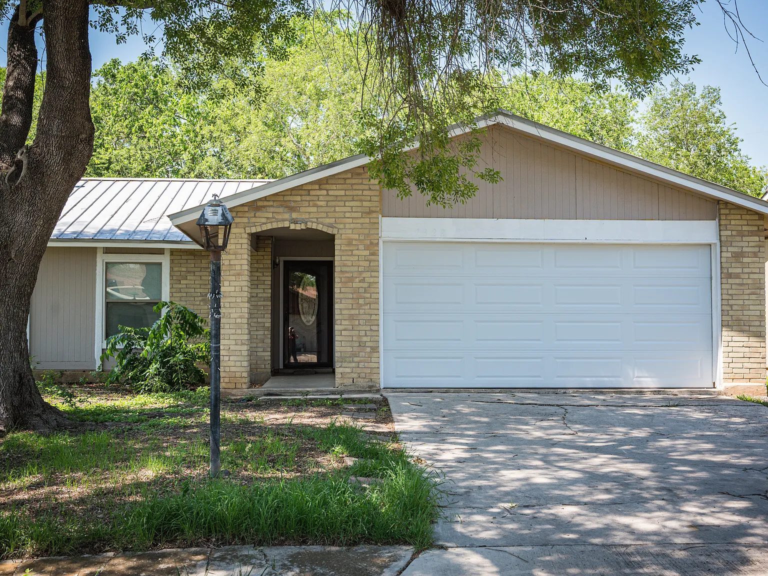 3 bed, 1156 sqft, $1,650 — Photo 1