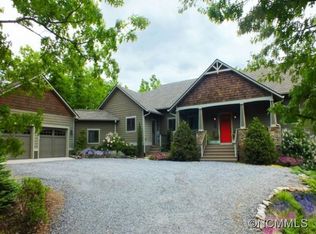16 Wandering Ridge Dr, Black Mountain, NC 28711