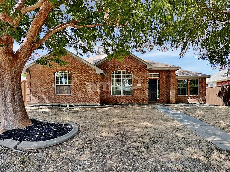 702 Bethany Lake Blvd — Photo 1