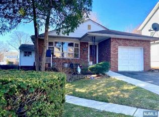 9 Willow Ave, Hackensack, NJ 07601