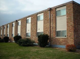 Knollridge Garden Apartments, Coralville, IA 52241