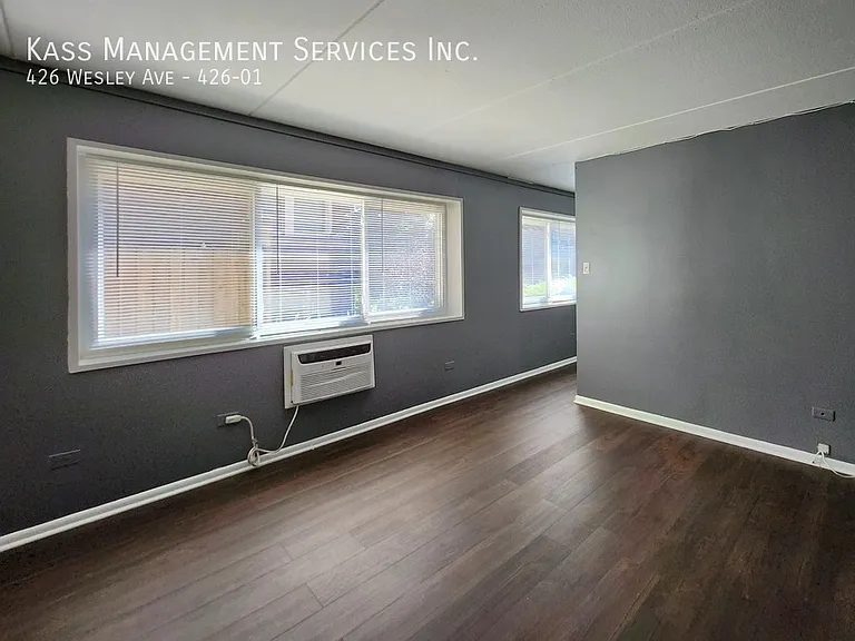 426 Wesley Ave #1 — Photo 2