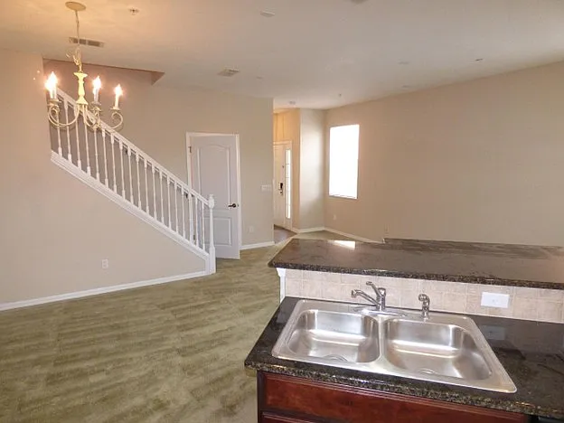 847 Assembly Ct — Photo 4