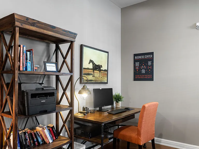 Mount Victor Olde Towne Luxury Apartments — Photo 5