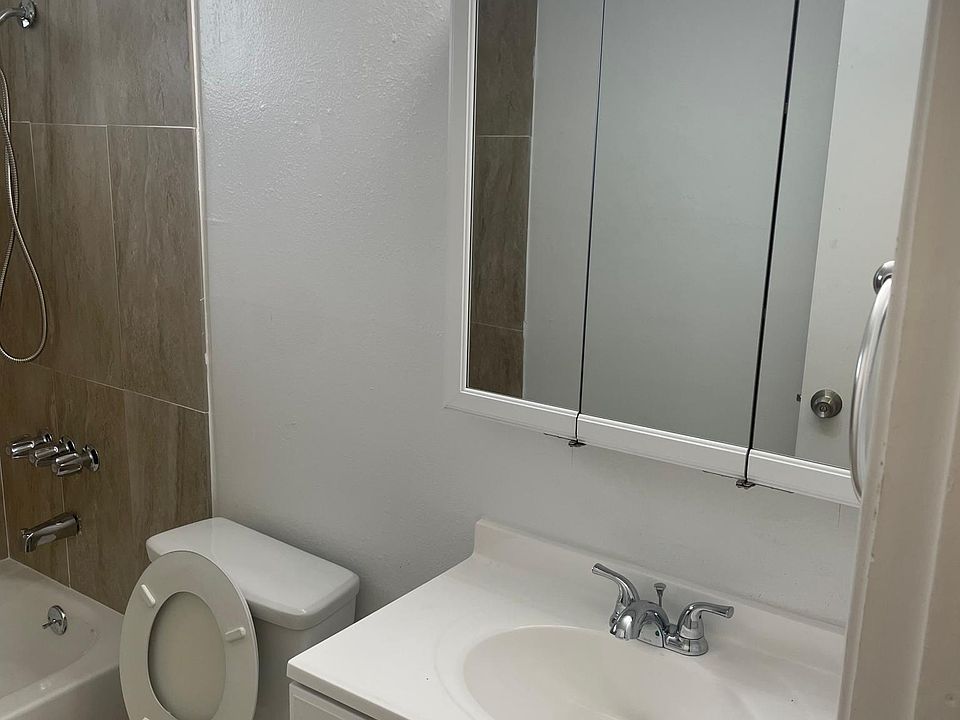 1st image of 227 N Vecino Dr