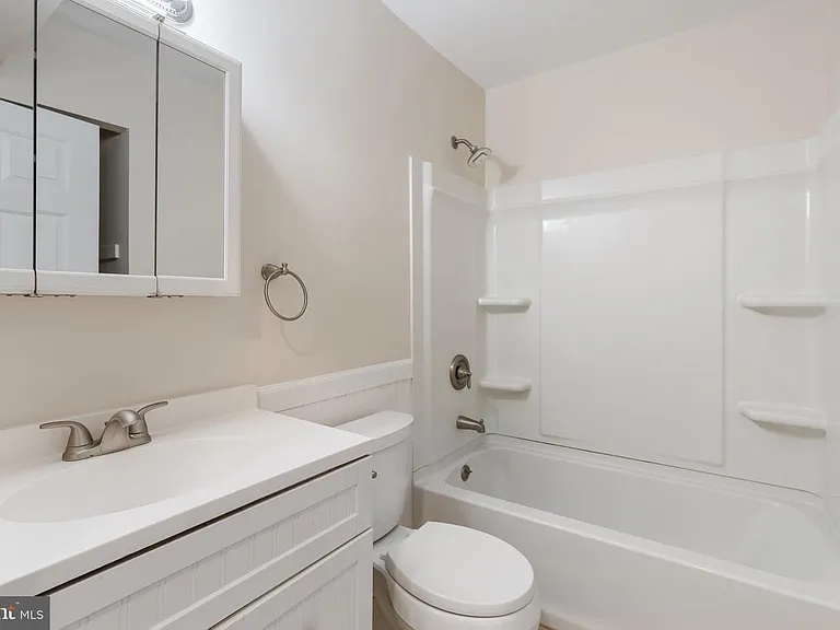 222 Washington Pl #222 — Photo 7