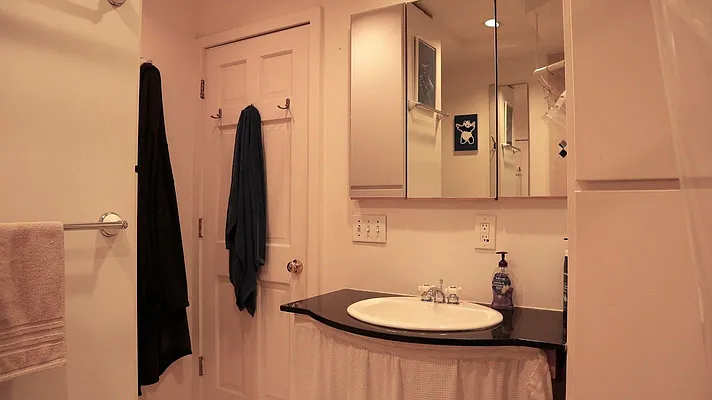 Rented by Keller Williams NYC | media 36