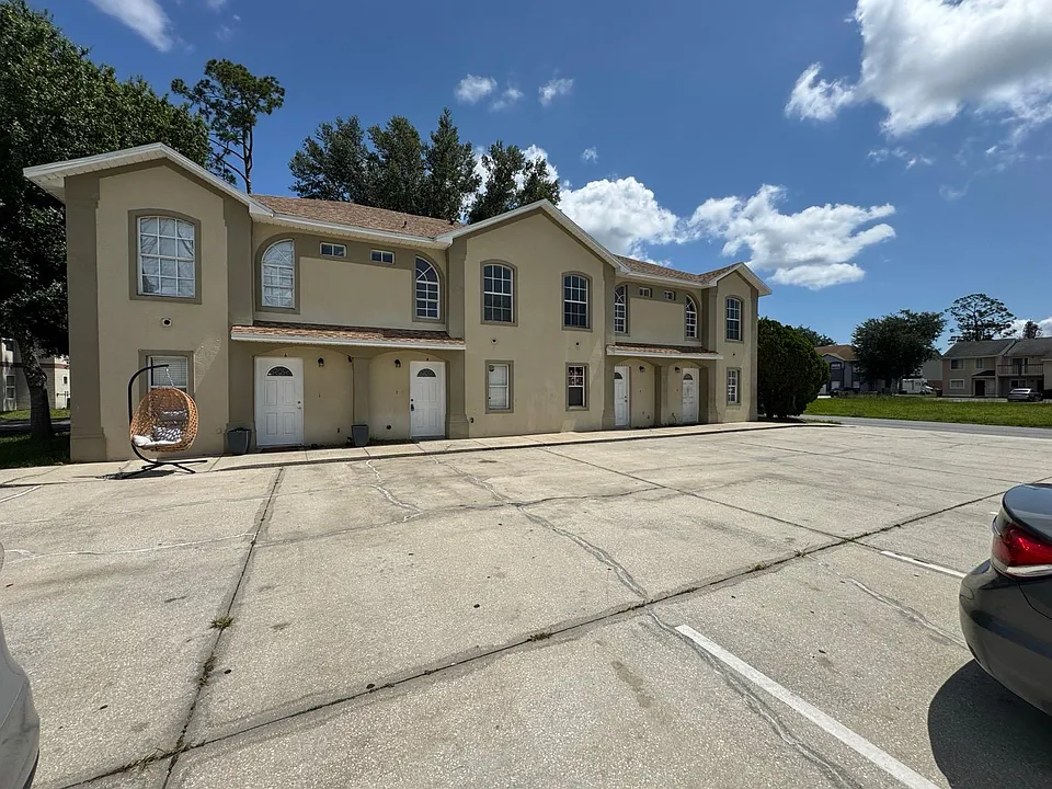 163 Ivy Ln #B